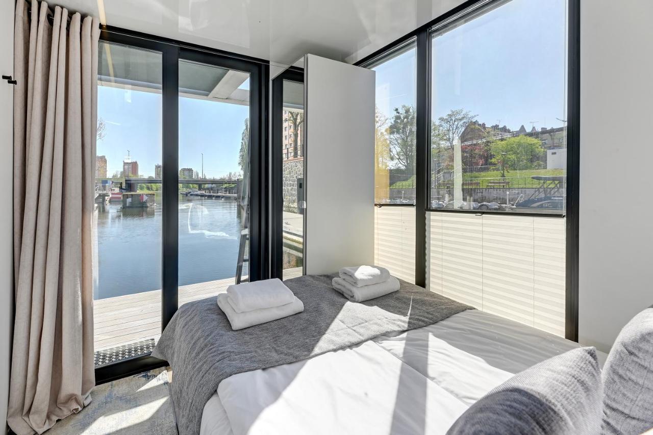 Domy Na Wodzie - La Mare Motlava Houseboats With Sauna By Downtown Apartments Гданск Екстериор снимка
