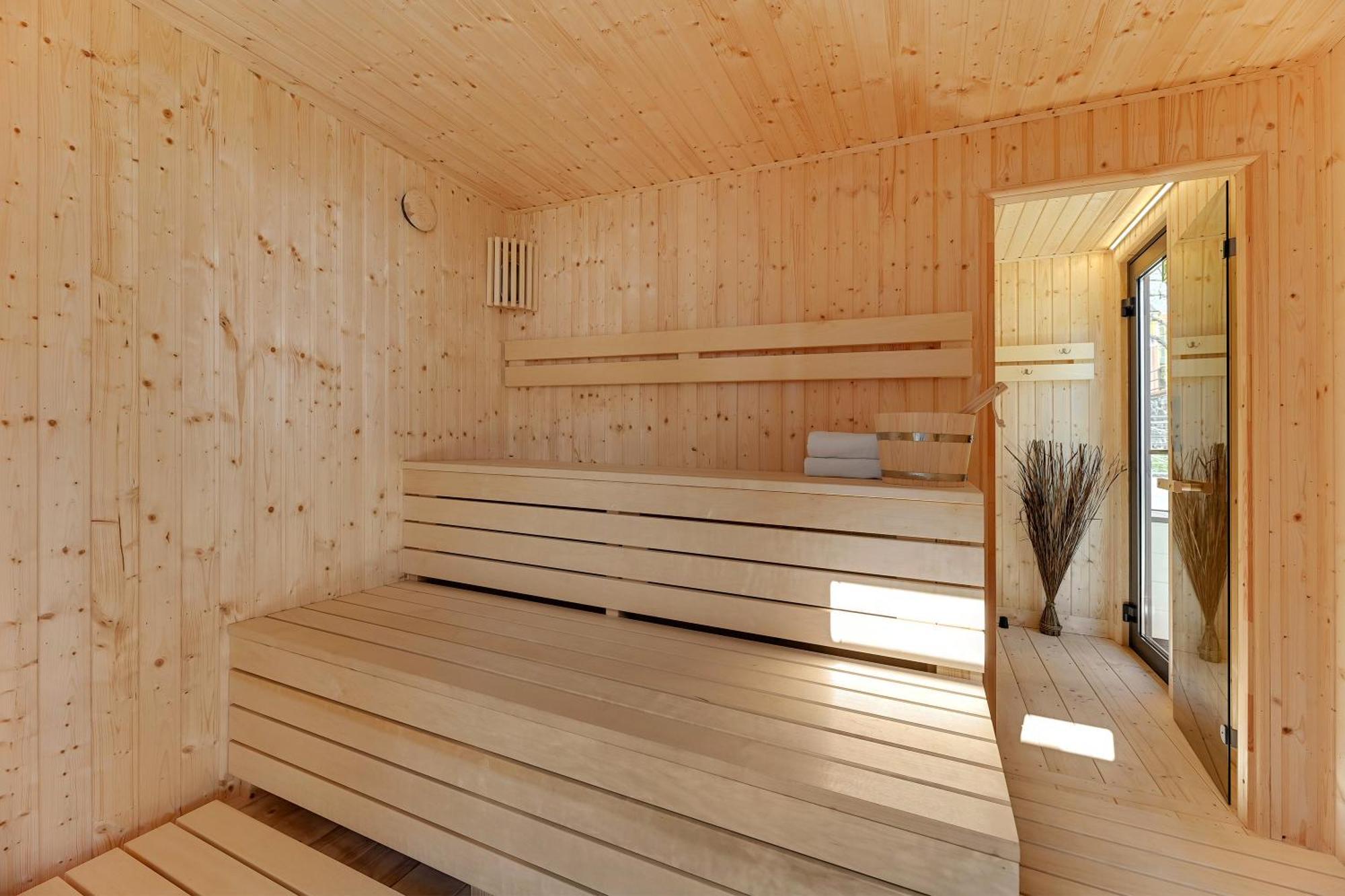 Domy Na Wodzie - La Mare Motlava Houseboats With Sauna By Downtown Apartments Гданск Екстериор снимка