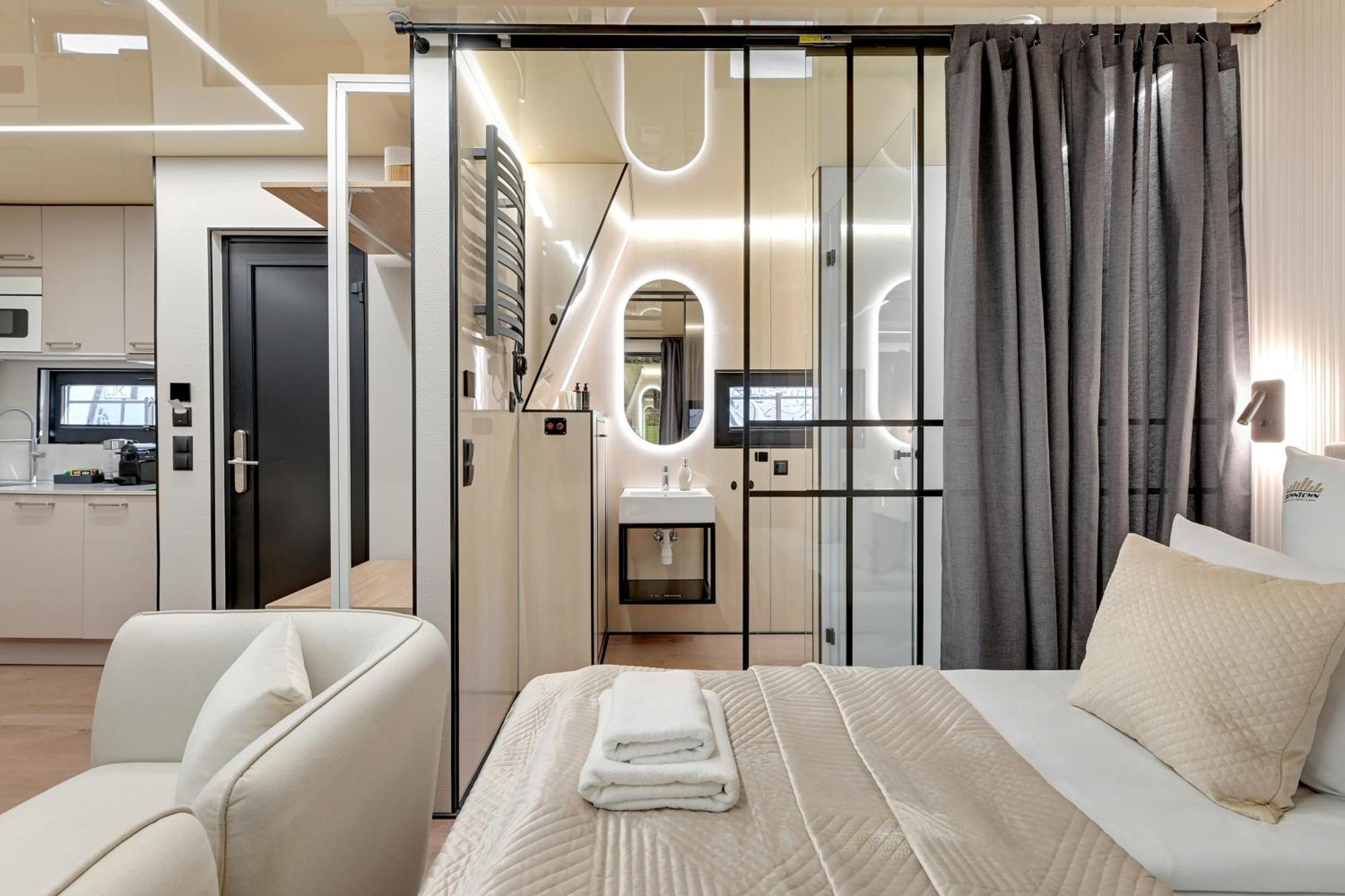 Domy Na Wodzie - La Mare Motlava Houseboats With Sauna By Downtown Apartments Гданск Екстериор снимка