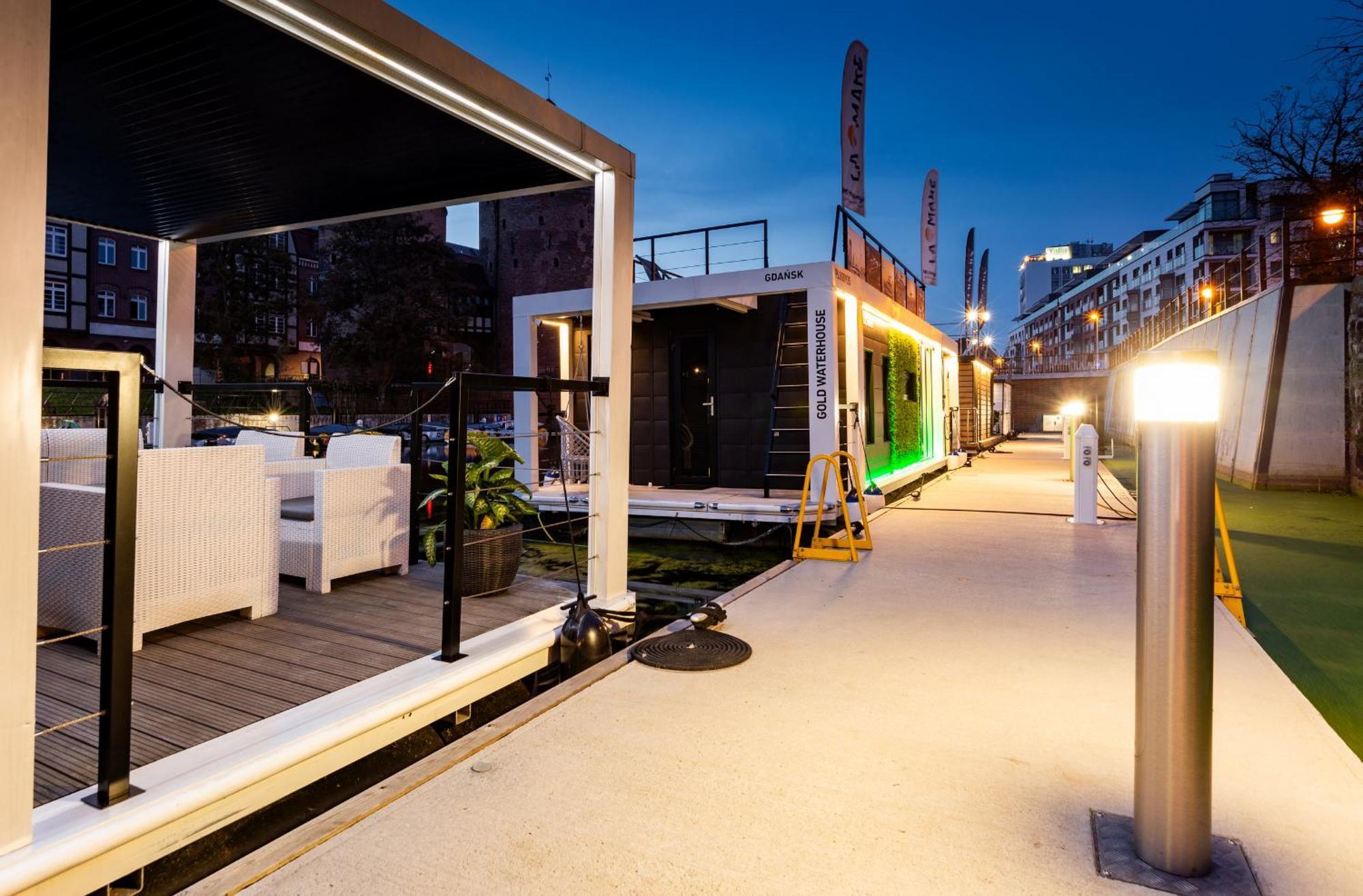Domy Na Wodzie - La Mare Motlava Houseboats With Sauna By Downtown Apartments Гданск Екстериор снимка