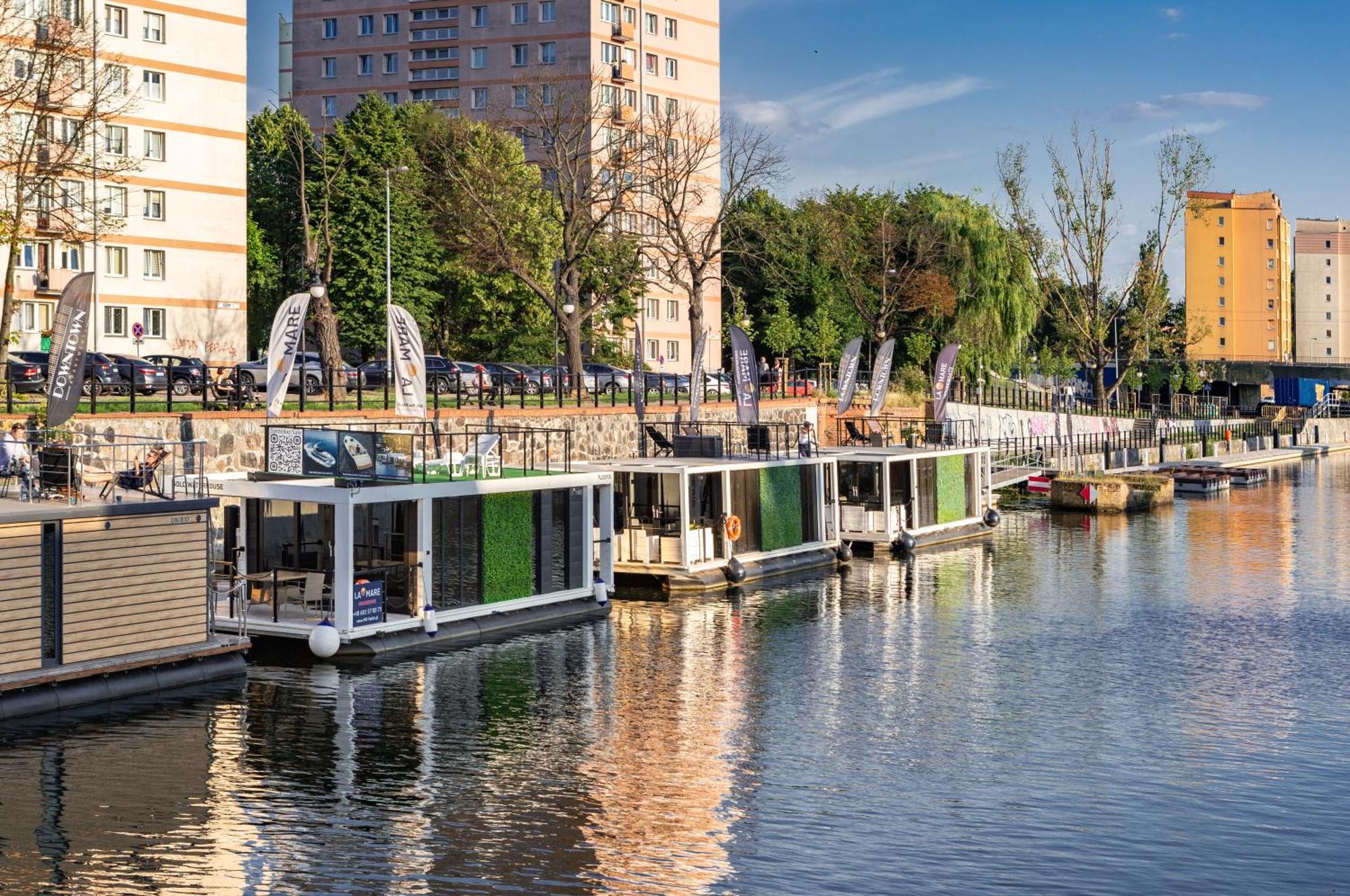 Domy Na Wodzie - La Mare Motlava Houseboats With Sauna By Downtown Apartments Гданск Екстериор снимка