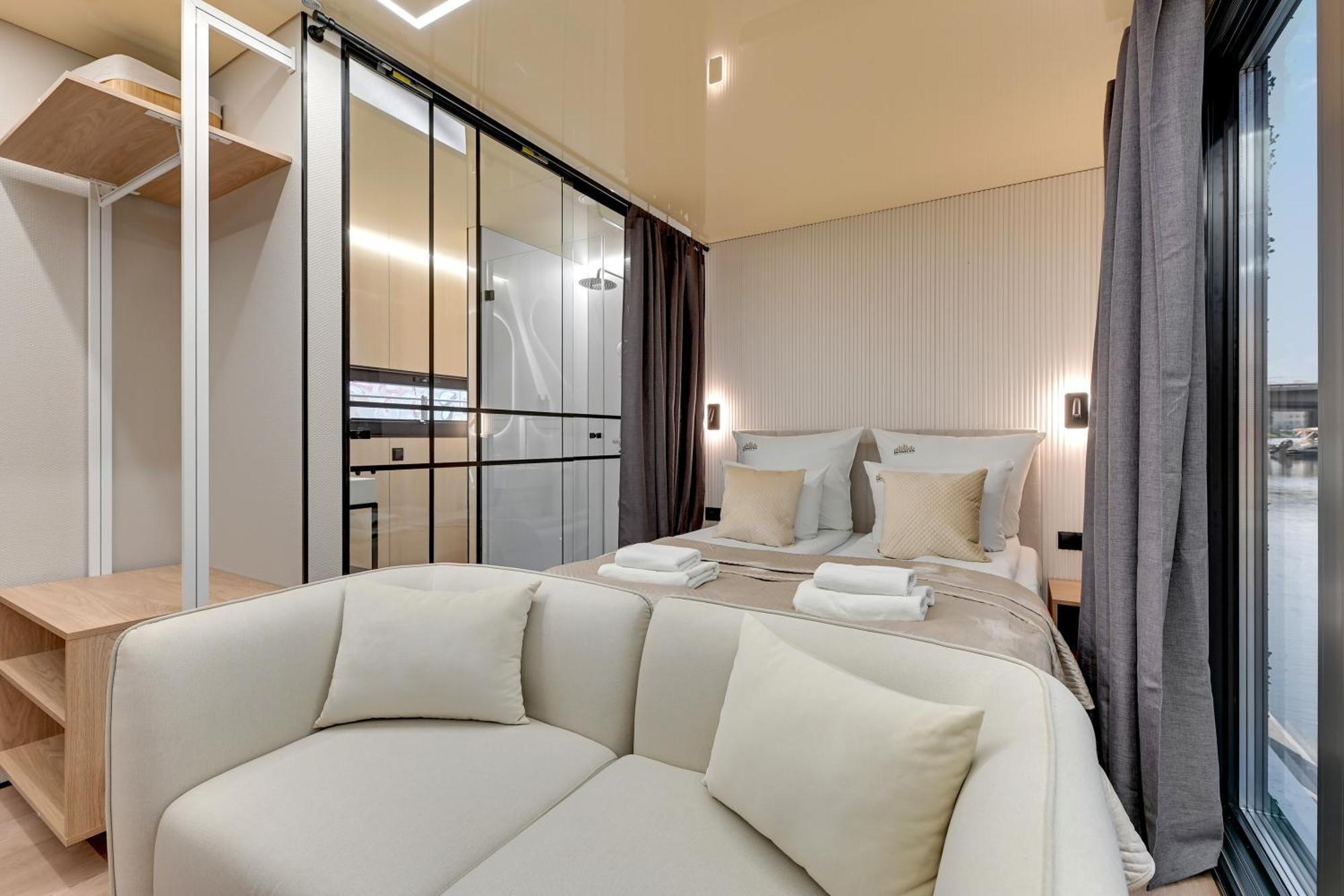 Domy Na Wodzie - La Mare Motlava Houseboats With Sauna By Downtown Apartments Гданск Стая снимка