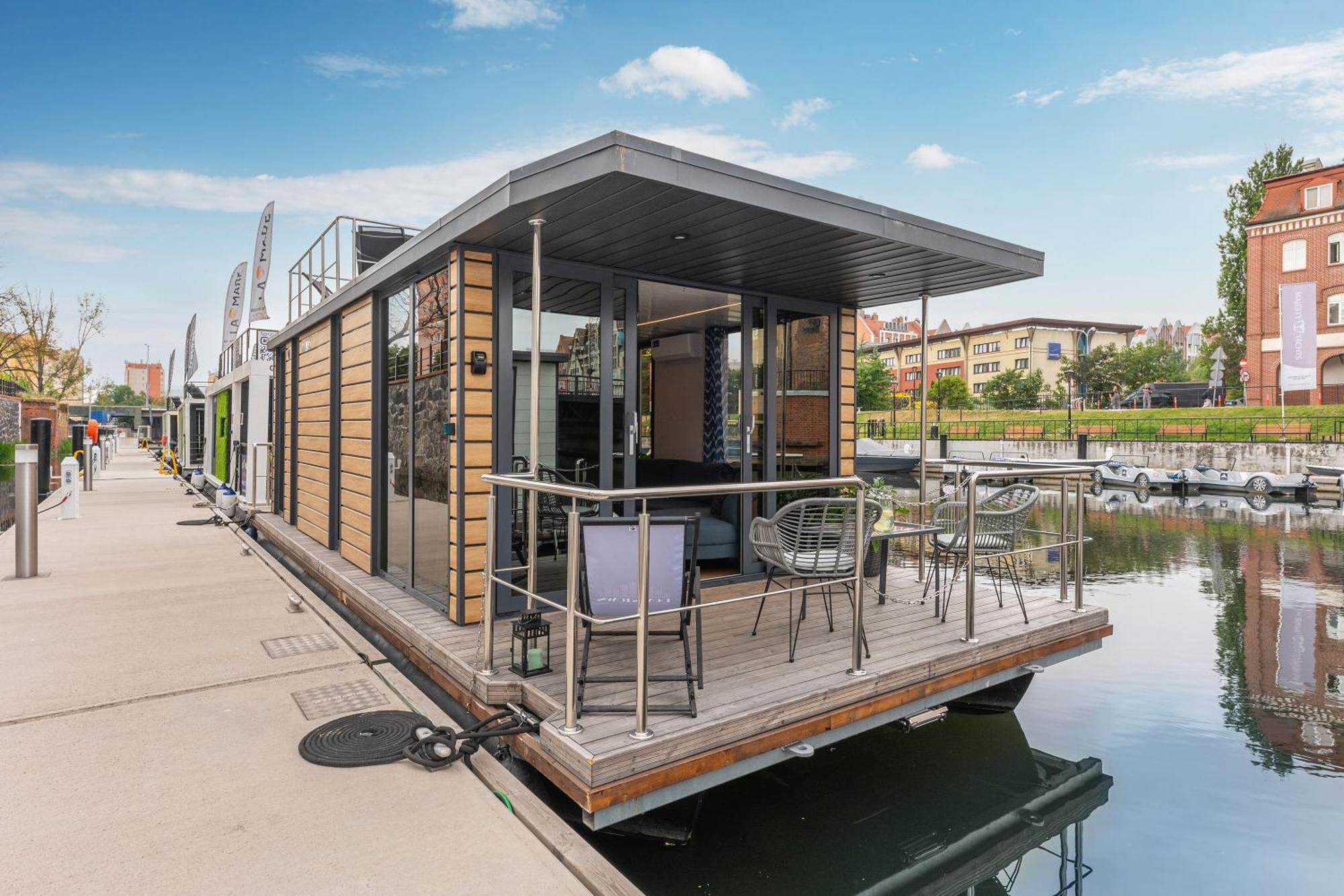 Domy Na Wodzie - La Mare Motlava Houseboats With Sauna By Downtown Apartments Гданск Стая снимка