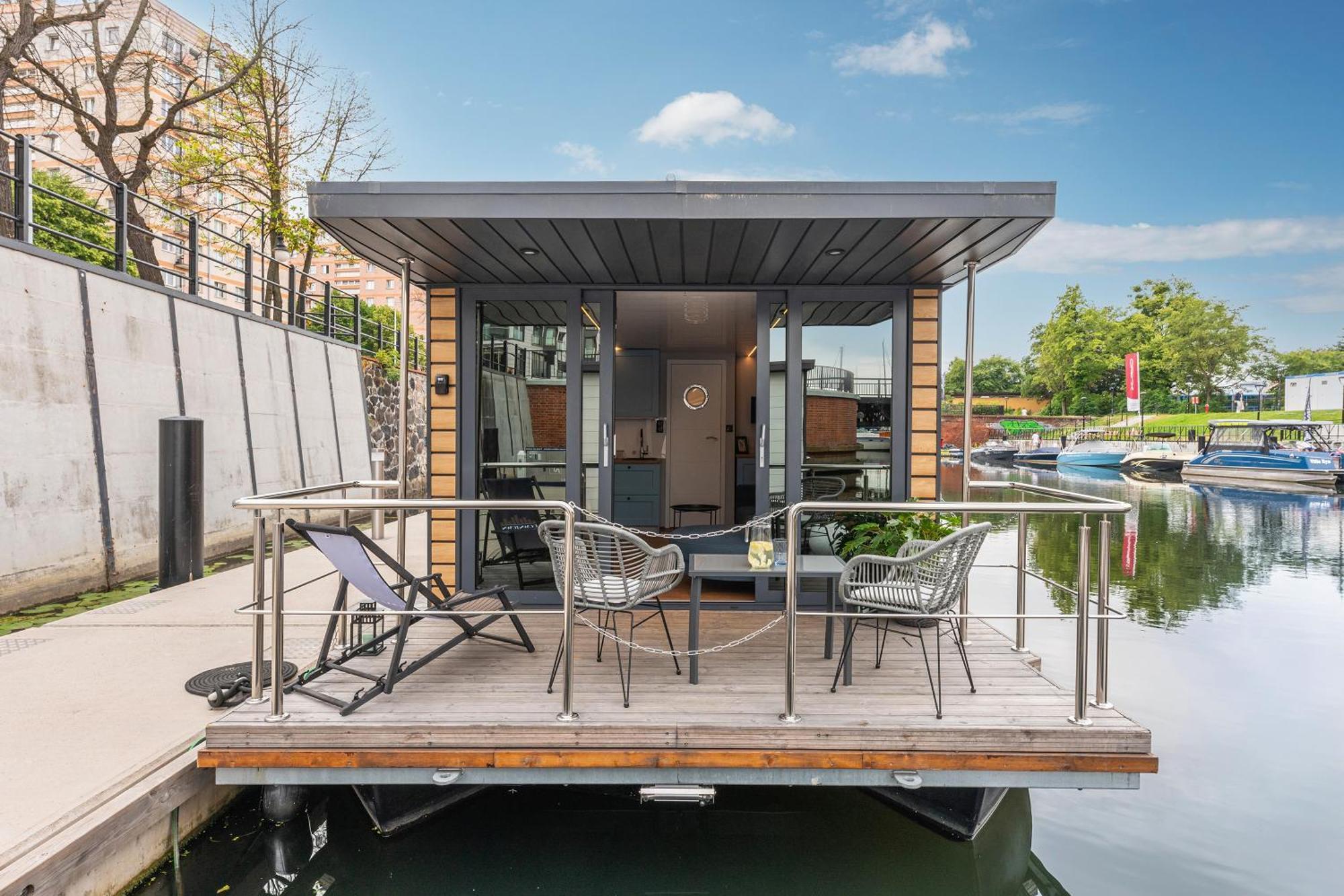 Domy Na Wodzie - La Mare Motlava Houseboats With Sauna By Downtown Apartments Гданск Стая снимка
